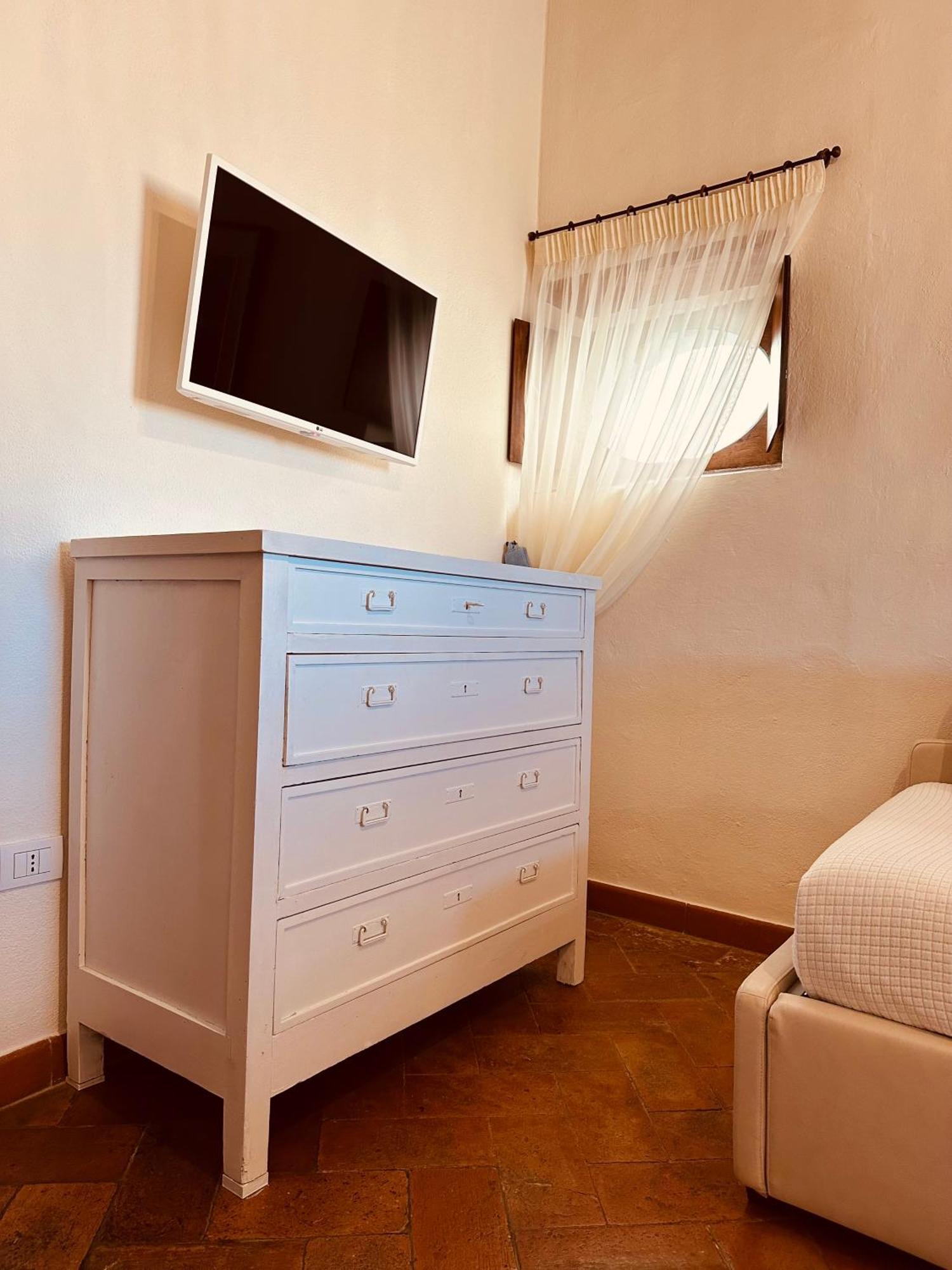 Tenuta Di Montemassi Fattoria Bagian luar foto